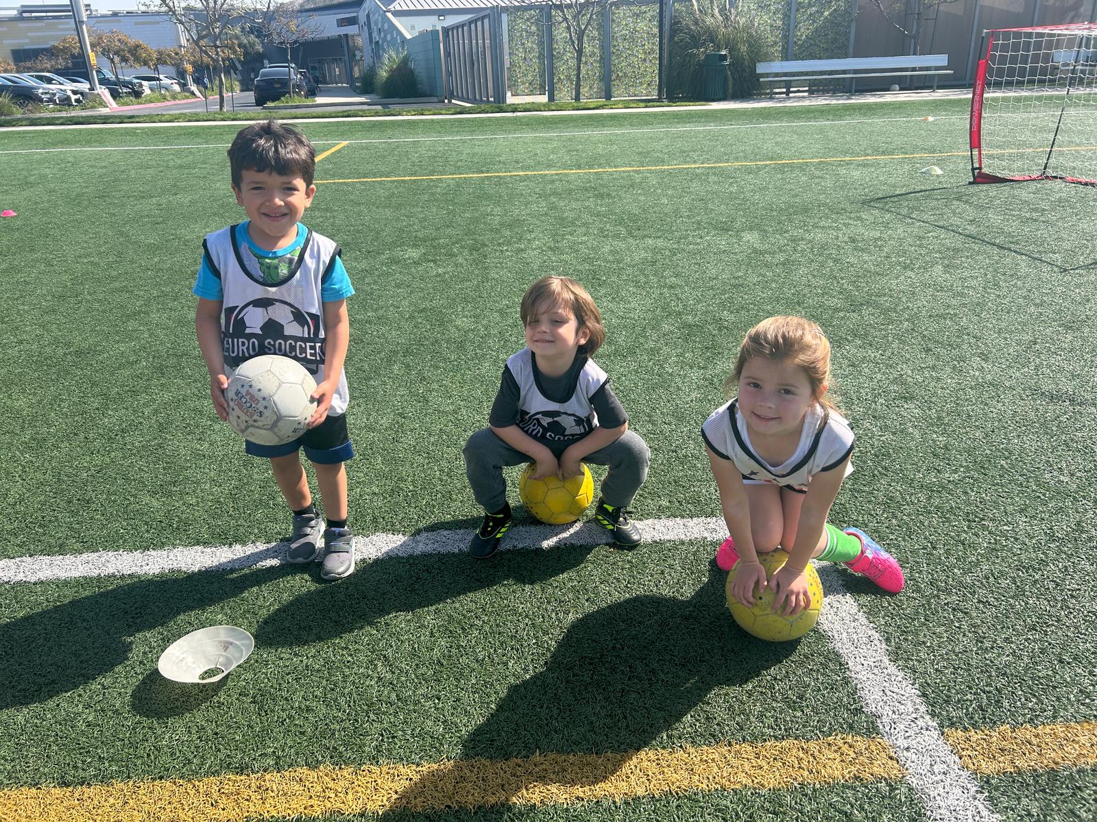 WhatsApp Image 2025-04-01 at 12.27.31 (4) WhatsApp Image 2025 04 01 at 12.27.31 4